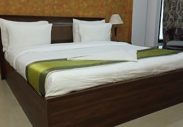 4 BHK Builder Floor for Sale in Jasola, Delhi