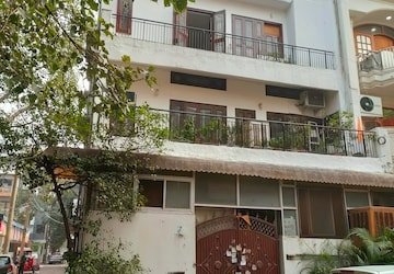 2.5 BHK Flat for Sale in Gazipur, Delhi
                
                    See on Map