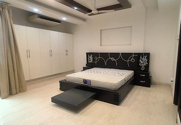 3 BHK Flat for Sale in Defence Colony, Delhi
                
                    See on Map