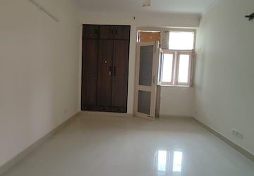 6+ BHK House for Sale in Shalimar Bagh, Delhi