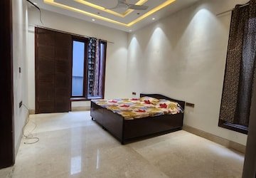5 BHK House for Sale in Sainik Farm, Delhi
